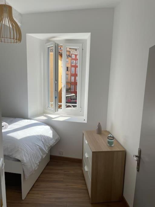 Grand Appartement Hyper Centre 格拉斯 外观 照片